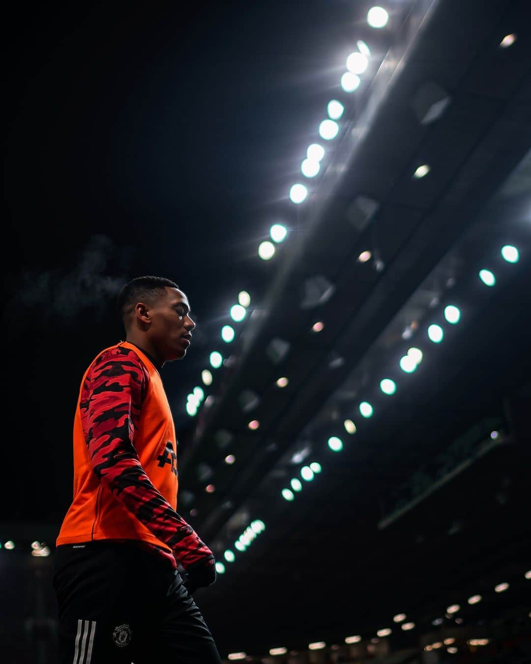 マンチェスター・ユナイテッドさんのインスタグラム写真 - (マンチェスター・ユナイテッドInstagram)「Late kick-offs at #OldTrafford hit different 😍 #MUFC #Martial」1月9日 11時02分 - manchesterunited