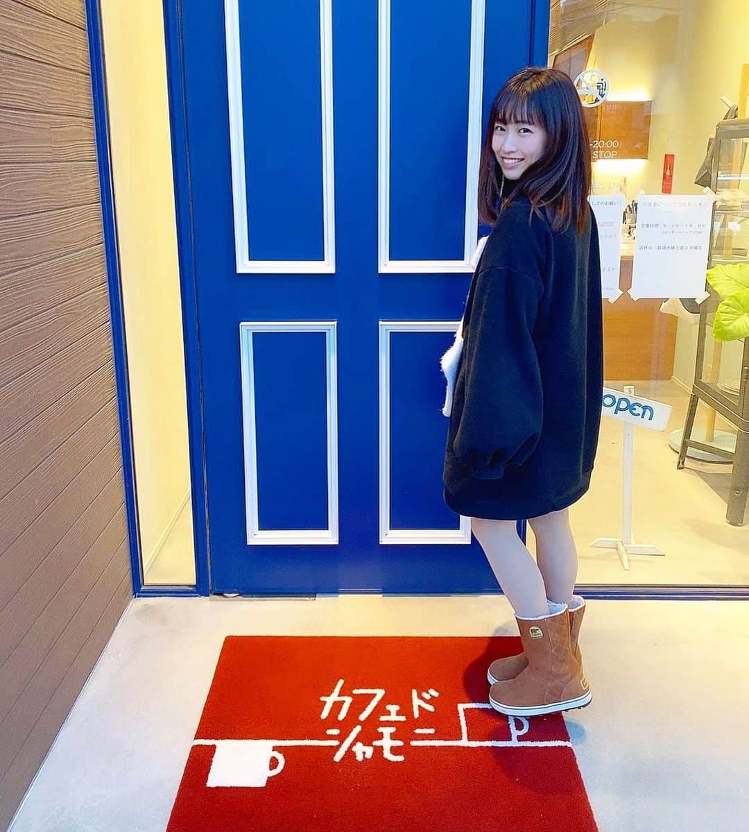 桜愛美さんのインスタグラム写真 - (桜愛美Instagram)「扉開けちゃう？ #福岡」1月9日 11時31分 - manami_guitars