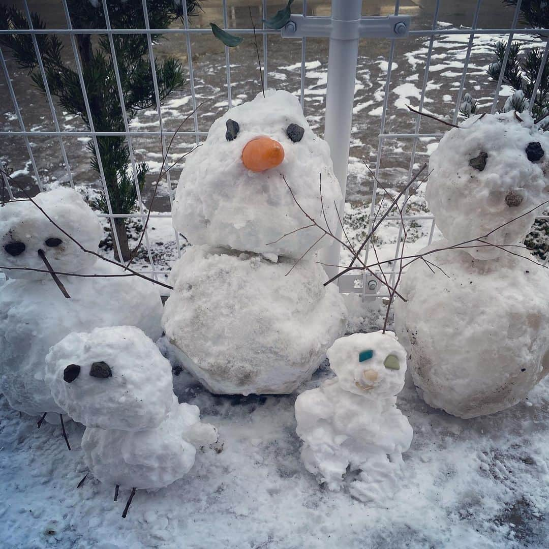 徳重健太のインスタグラム：「昨日からすごい雪ですね。  いろいろな事に気を付けながら、1日を大切に過ごしたいですね。  #徳重健太」