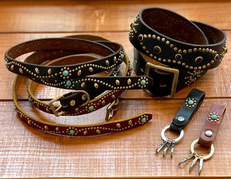 のインスタグラム：「HTC delivery  #standardcalifornia #スタンダードカリフォルニア #htc #hollywoodtradingcompany #california #カリフォルニア #studsbelt #スタッズベルト#belt #ベルト#keyring #キーリング#Turquoise#ターコイズ#fashion #ファッション #internationalshipping  #overseasshipping」
