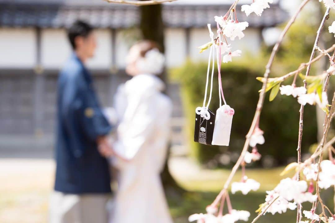 富山結婚式 ヴィラグランディス富山さんのインスタグラム写真 - (富山結婚式 ヴィラグランディス富山Instagram)「， ， 富山県ではこの3連休 大雪警報はもちろん昨日の時点で県内での記録を更新するほどの雪が積もりました☃️ ， 通行止めされている道路などもたくさんありスタッフ一同も全力で雪かきしている状態です❄️ ， まずはお客様の安全第一に打合せを見送りさせて頂く方もいらっしゃいます この3連休は外出はできるだけ控えてまた笑顔で皆様にお会いできる日をスタッフ一同楽しみにお待ちしてます♬😊 ， ， ， ， #写真のような晴天を願って ， ， ， ， ， #ヴィラグランディス富山 他の写真も気になる方はプロフィールから 公式HPもご覧ください▶︎▶︎▶︎」1月9日 12時11分 - villagrandis_toyama