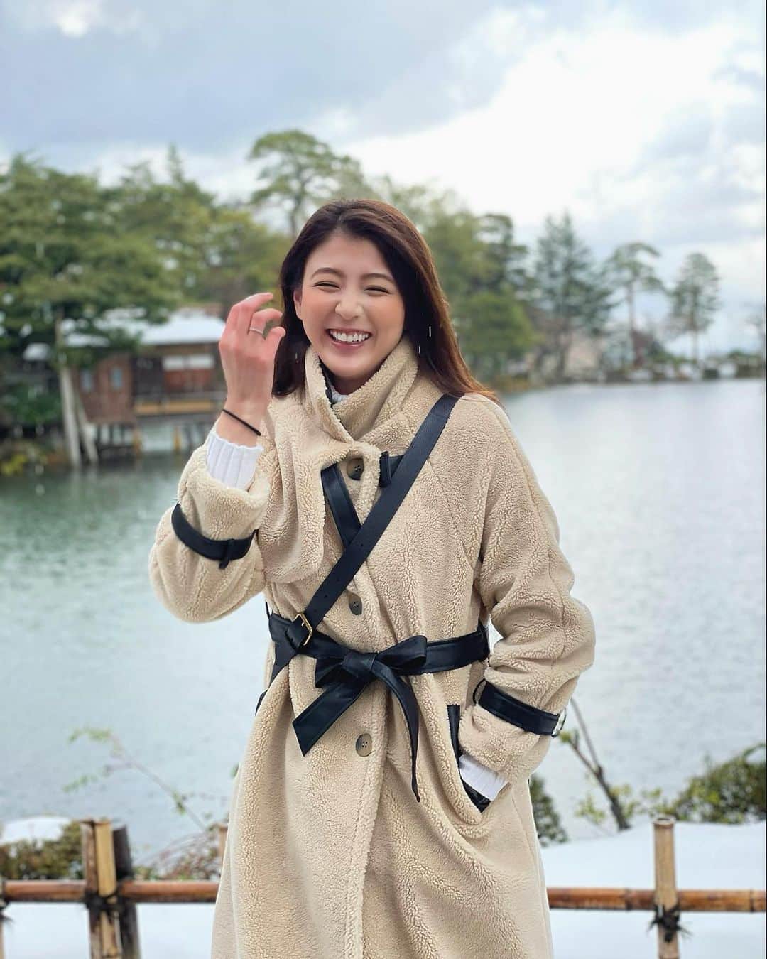 源崎トモエのインスタグラム：「このファーファみたいなコート 可愛くて暖かい🧸💗 . #寒いの苦手 だけど#冬服は好き」