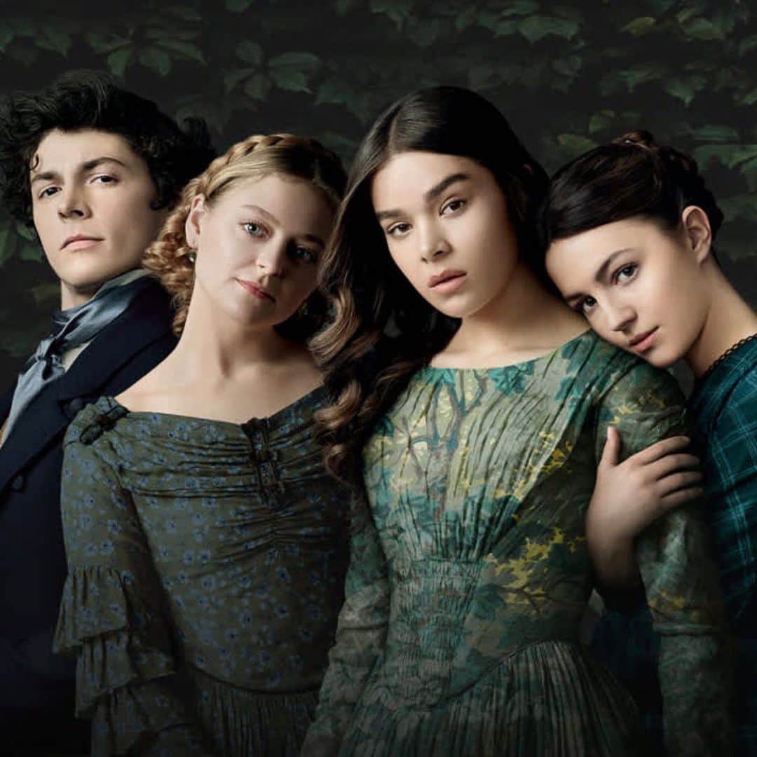ヘイリー・スタインフェルドのインスタグラム：「The first 3 episodes of Dickinson Season 2 came out today. I am so proud of this show and I hope that you can find an escape within it. With love, forevermore.」