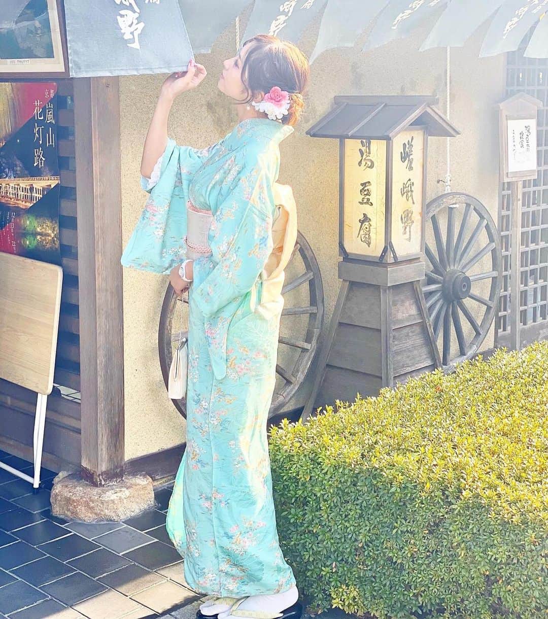 ゆーちゃんさんのインスタグラム写真 - (ゆーちゃんInstagram)「和服が好きです😌🤍 1年前の写真^^*  京都に行くと必ず和服レンタルしてるような？💭  #着物 #京都 #祇園 #白川 #祇園四条  #和服 #着物レンタル #人力車 #kimono  #japanesegirl  #asiangirls #asianbeauty  #beautybloggers  #instagood #instadiary  #instalike #instalove #picoftheday #instafashion  #tagforlikes  #japanesegirl  #tflers #instafollow #l4l  #f4f #tflers #followback」1月9日 12時37分 - yurina_era999