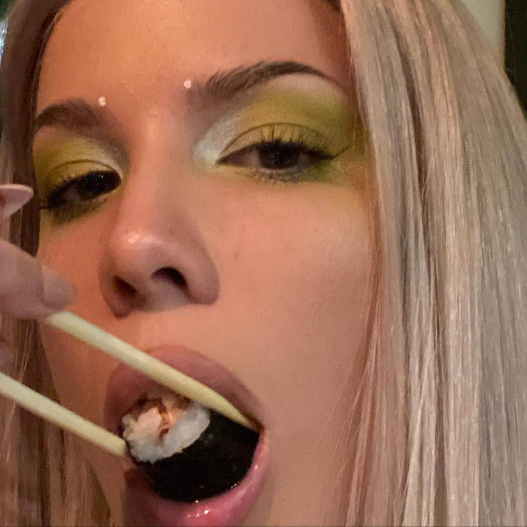 Halseyさんのインスタグラム写真 - (HalseyInstagram)「Blonde for the day」1月9日 12時39分 - iamhalsey