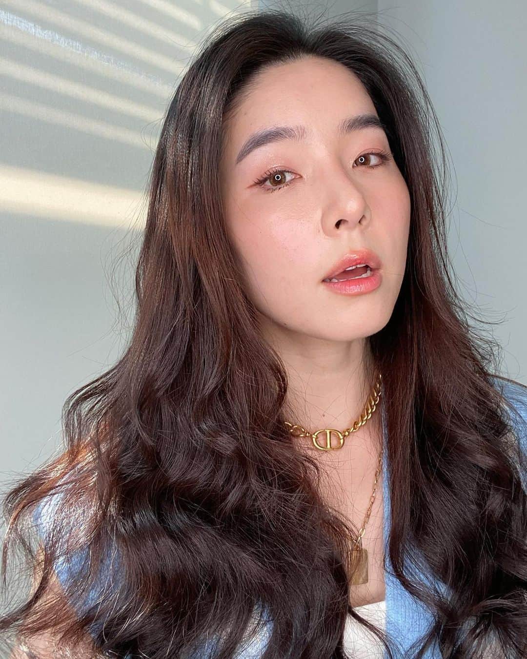 GYEON SEOのインスタグラム：「_* no filter needed 💙 . . @paintphetploy  @mylesasha  #autotwisthaircurler」