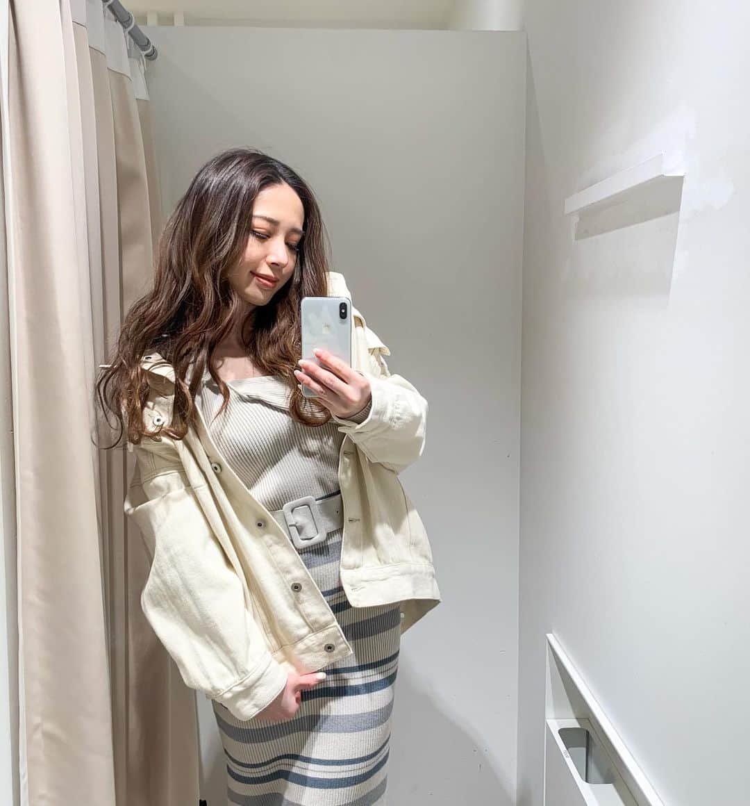 谷口美咲さんのインスタグラム写真 - (谷口美咲Instagram)「. 北千住店人気code✨ デニムジャケットが 万能すぎて💯🙆‍♀️ . #lipservice #lip_official #code #fashion #lip_misaki #アシメデザインニットOP  #バイカラーベルテッドBAG #バックストラップクロコサンダル」2月7日 16時08分 - t.misaki_0301