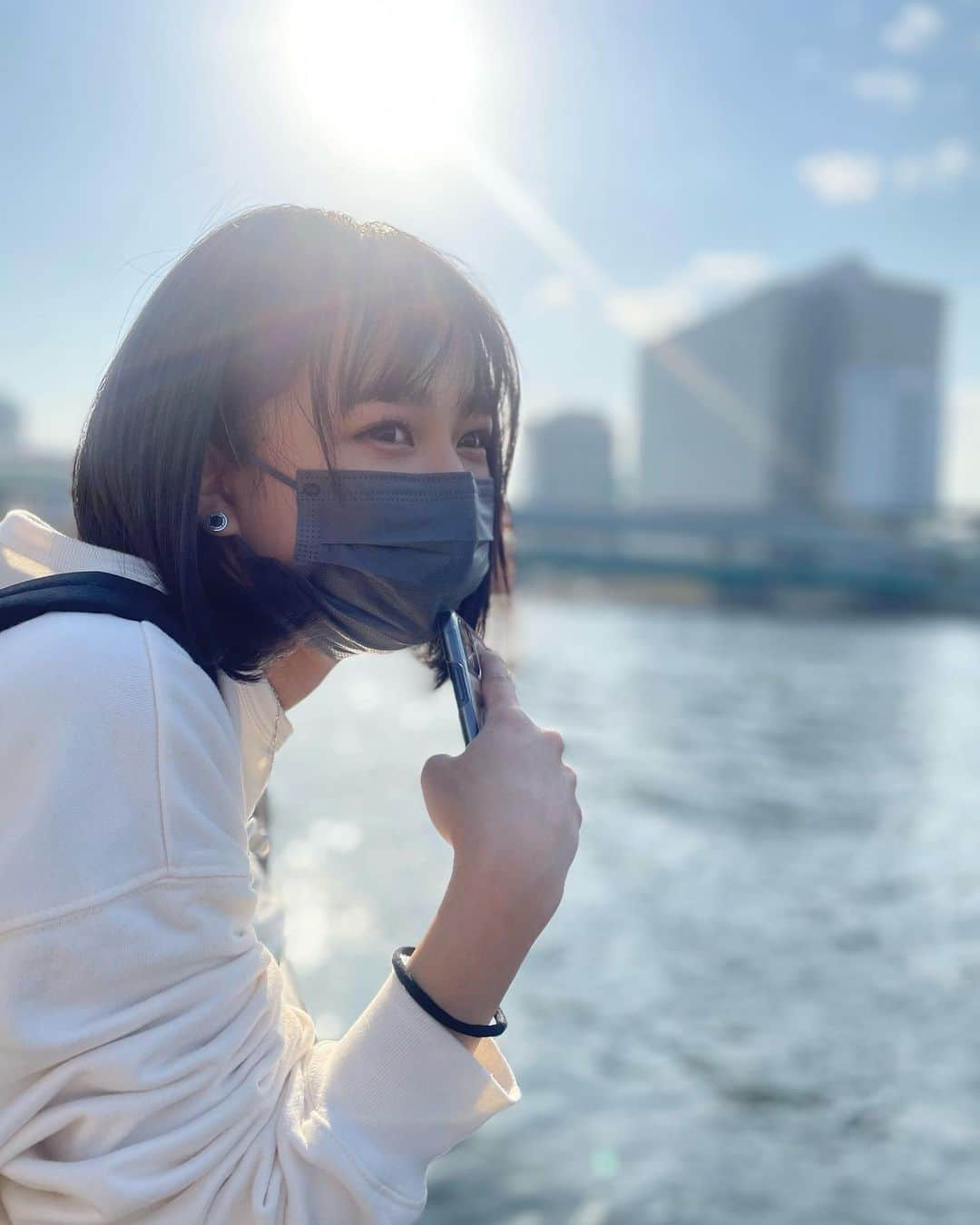 佐藤ひなたさんのインスタグラム写真 - (佐藤ひなたInstagram)「・ ・ めっちゃお天気よくて  気持ちがいいね٩(๑^o^๑)۶  #キラキラ #光 #映え #自然光 #水辺 #水面 #綺麗 だけど #まぶしい のは相変わらず #苦手 今日も #早起き ☀︎ヾ(๑╹ꇴ◠๑)ﾉ" 何時起きでも #朝ごはん はしっかり!!  #ごはん派 #お味噌汁  #たまごやき #納豆 #のり #最高 #マスク #グレー #不織布 にしてみた♪ #ポートレート #marcjacobs  #moussy  #佐藤ひなた #ひな #ひなdays」2月7日 16時14分 - hinata_sato_official