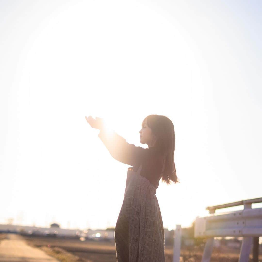 Ai.tさんのインスタグラム写真 - (Ai.tInstagram)「. 明日もいい天気になりますように🤗 . .  #FUJIFILM #fujifilm_xseries #xt30 #今日もX日和 #tokyocameraclub #東京カメラ部 #photo #写真 #子どもの写真 #カメラ #ファインダー越しの私の世界 #何気ない瞬間を残したい #ママカメラ #RECO_ig #私の見る世界　#cuddlephoto #抱きしめたくなる写真」2月7日 16時18分 - ngs.rky.kuy