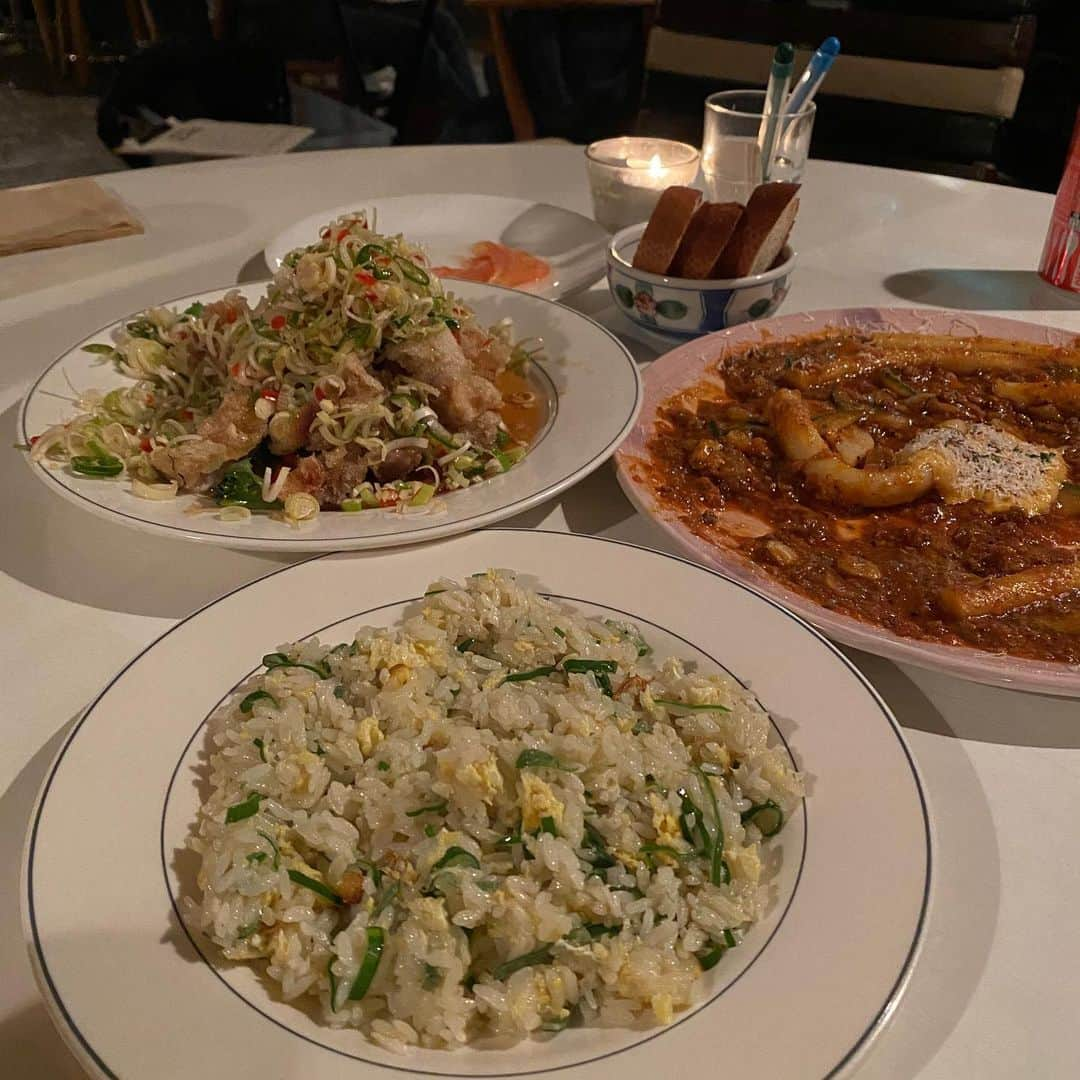 ガヨン さんのインスタグラム写真 - (ガヨン Instagram)「🍽 맛있는 음식 호들갑 떨며 안 먹어줘서 미안,, 그동안 바쁘다고 못 놀아줘서 미안 내 베푸들🤍 #Family」2月7日 16時24分 - gy._.1202