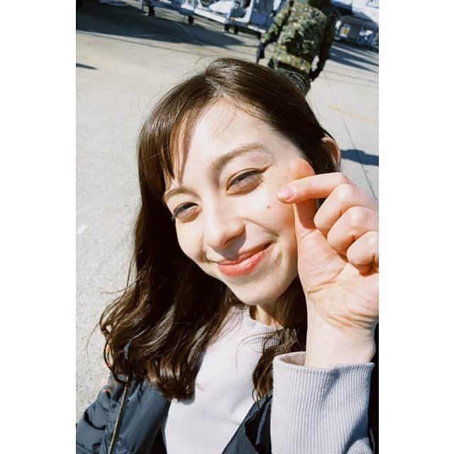 中条あやみさんのインスタグラム写真 - (中条あやみInstagram)「最近これやっておけばいいみたいな所あるよこのおばあちゃん👵🤌♡  今夜22:30からは#きみセカ 4話です！ こんな世界で生きてるとどんな形であっても生きたい、大切な人を守りたいと思う気持ちって当然だよなと考えさせられるお話になってると思います  撮影📷　最近人を撮るのが上手いという事に気づいてしまったみんなが頼れる時々オチャメな座長さん🏹」2月7日 16時27分 - nakajo_ayami