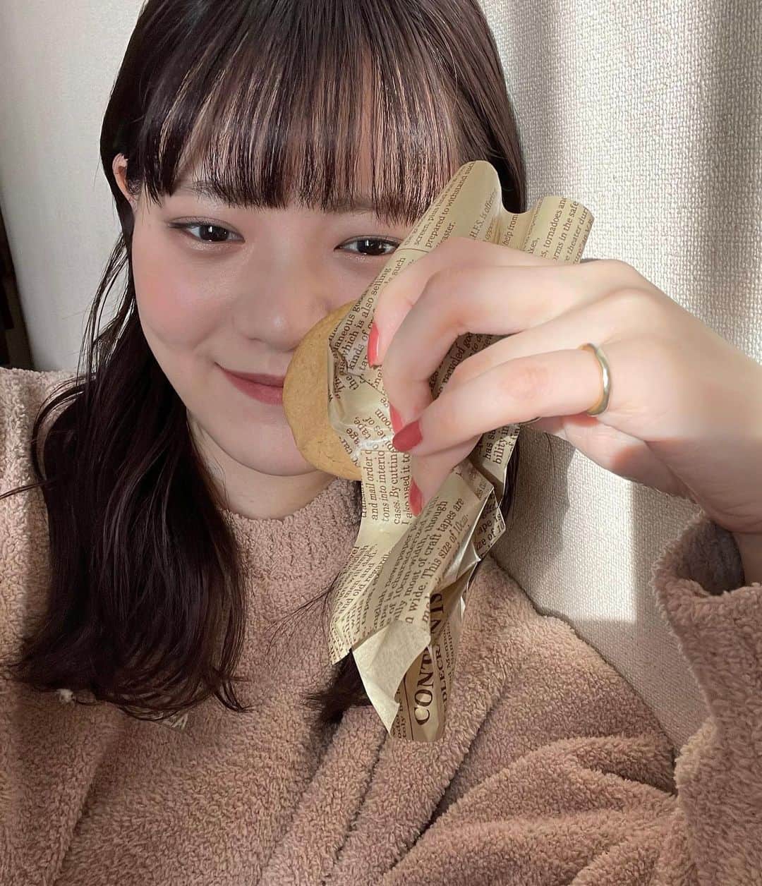 木村なつみのインスタグラム：「珍しく太陽光な写真✌︎今日いい天気だったね~🍪(でてないけど)  いつもお肌でお世話になっているイセアクリニック様に先日また行ってきました~、先生が綺麗すぎてモチベーションあがる😉」