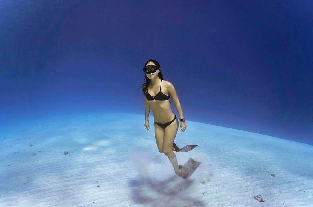 JOLYN Swimwearのインスタグラム：「In a totally different world 🙌🐠🌏🤿 // #jolynaustralia #suitedforadventure」