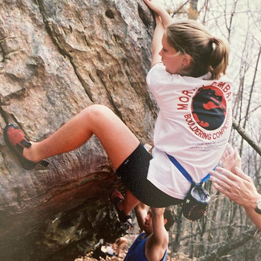 チェルシー・ルーズさんのインスタグラム写真 - (チェルシー・ルーズInstagram)「My story begins when I was 13. Part 1.   I had already been climbing for 2 years and participated in 2 Youth National Championships + qualified for the US Team for the first time. I had never been really good at anything prior to climbing and nothing struck my fancy like climbing had.   I had the unwavering support of both of my parents in my climbing journey growing up. That’s why my dad had set up a coaching session or two with 2 well known coaches from Colorado who were visiting Atlanta for some coaching gigs.   Honestly I do not remember the climbing sessions themselves with these coaches. The ONLY thing I remember about these sessions is that my body composition was analyzed using skin fold calipers, otherwise known as fat calipers. Apparently I had an undesirable fat distribution that was hindering my climbing and “if you could lose this then you’d be even better of a climber.”   Prior to that experience I never viewed my body through a critical lens, but suddenly I did. “Omg, I have a fat back, and look at my thighs. And wait, my arms don’t look like the arms of the really strong climbers. Even my face looks fat.” Unfortunately this critical lens has followed me around ever since; 21 years later it’s still with me.   It was at that moment that I began to restrict my intake of food. After all, I wanted to look like the females who were in the older age divisions who were winning National Championships, X-Games and World Cup events. They were small and seemingly had very little body fat; something I was told I needed to aspire to.   I’m lucky that my mom took notice of me cutting down my dietary intake, while simultaneously noticing that these other girls I looked up to were extremely tiny. She put two and two together and immediately things around the house got more strict. I had to write reports on nutrition books that mom would make me read, and I had to make sure I ate properly & enough before my dad would drive me to the climbing gym for youth team practice. My experience with disordered eating ended there...at least until I was 17, fresh outta highschool + spreading my wings to Europe for 2.5 months to compete in the World Cup. Photo desc in comments」2月7日 8時28分 - chelseanicholerude