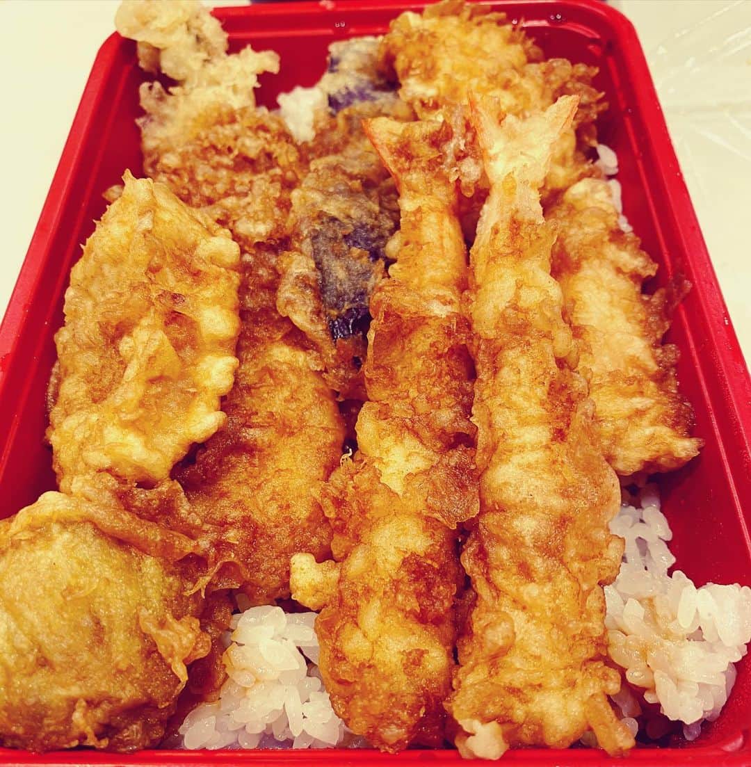 有吉弘行さんのインスタグラム写真 - (有吉弘行Instagram)「天丼お召し上がりください。」2月7日 8時48分 - ariyoshihiroiki