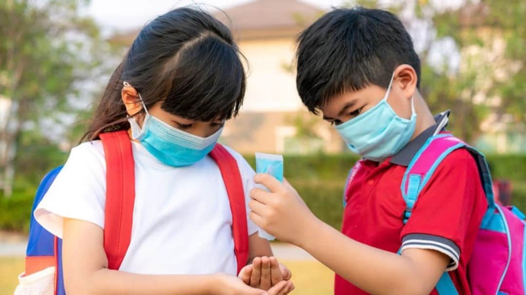のインスタグラム：「Mascarillas para niños. Haz clic en el link del bio para saber cómo y cuándo deben usarlas. 😷⁠」