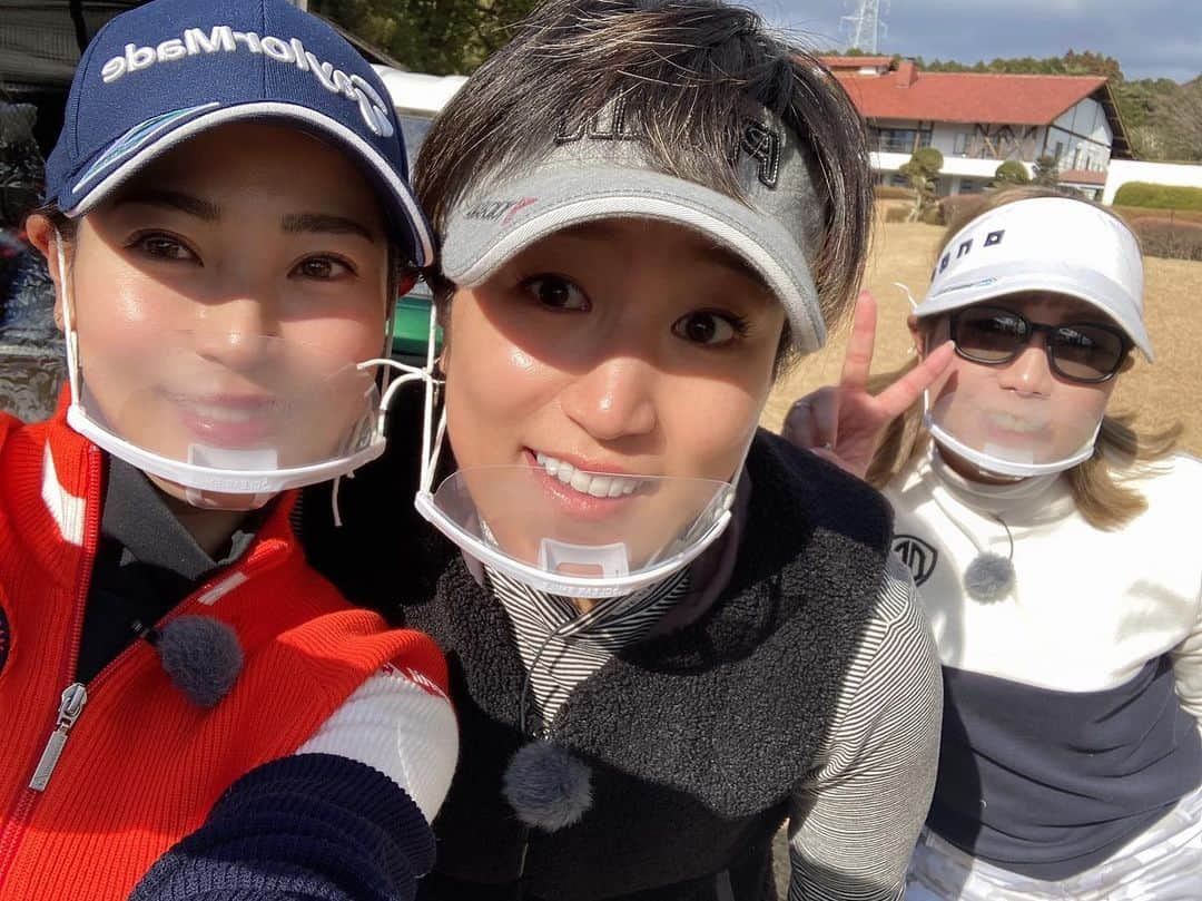 藤本麻子のインスタグラム：「@golf3kingdom_bstbs  ゴルフ3キングダム🏌🏻‍♀️🏌🏻‍♀️🏌🏻‍♀️ チャンピオン大会 今日、２月７日(日)よる22時から BS-TBSでOAです😁✌🏼 優勝100万円をかけて戦うでー おもしろいけん見てなー😎👍🏻 . #大城さつき #竹村真琴 #藤本麻子 #ゴルフ3キングダム #bstbs . @satsuki.oshiro  @makototakemura_golf  .」