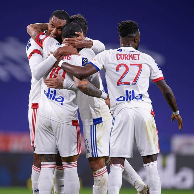 マルセロ・アントニオ・ゲデス・フィリォのインスタグラム：「Great victory tonight let's keeping pushing boys @ol」