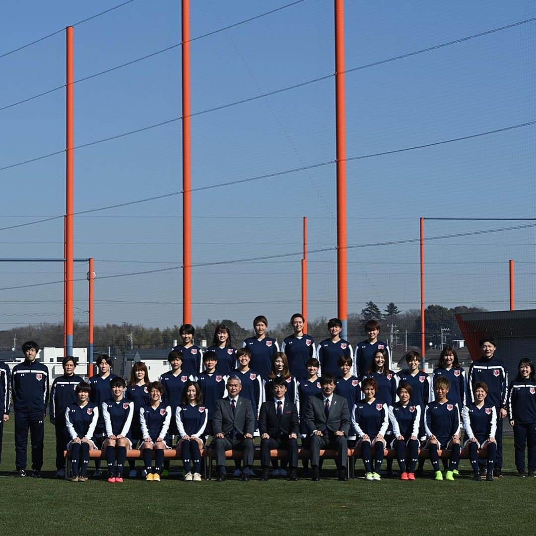 有吉佐織のインスタグラム：「大宮アルディージャに関わる皆様⚽️🐿🧡 昨日、チームの新体制発表がありました🐿🧡 今年も背番号は6に決まりました🐿🧡  WEリーグ1年目を大宮アルディージャVENTUSの選手としてスタートできることをとても嬉しく思います🐿🧡 0からのスタートになるけど、皆さまに応援していただけるようなチームを、全員で作り上げていきたいと思っています🐿🧡 とてもワクワクしています🐿🧡楽しみです🐿🧡 応援よろしくお願いします⚽️🐿🧡  #ardija #大宮アルディージャVENTUS #WEリーグ」