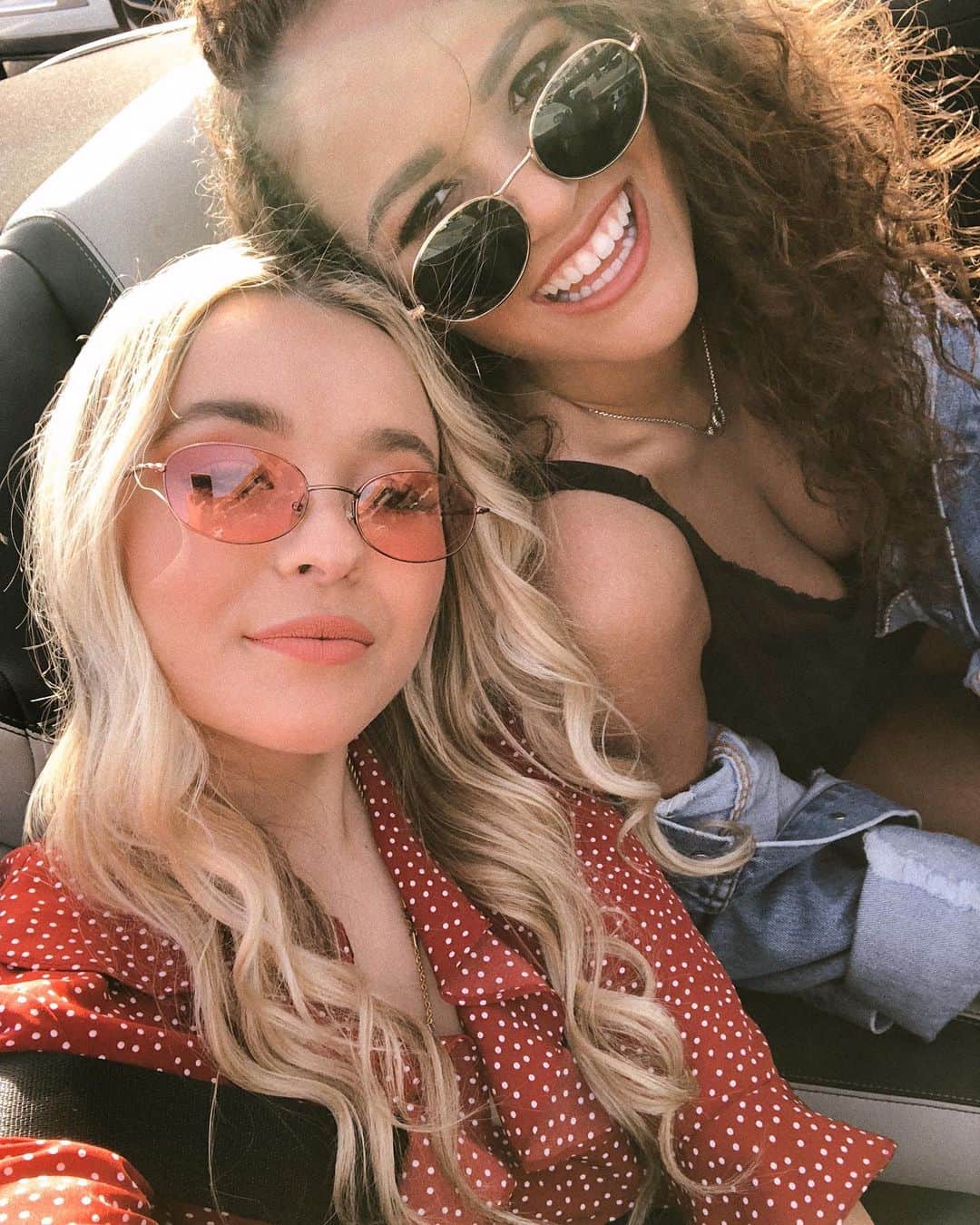 トーリ・ウェブスターのインスタグラム：「oh my, I am desperate for this memory 🥺 one of the worst parts of this past year has been the distance I’ve felt from my BFFs 💔 can’t wait to hug u @madisonpettis」