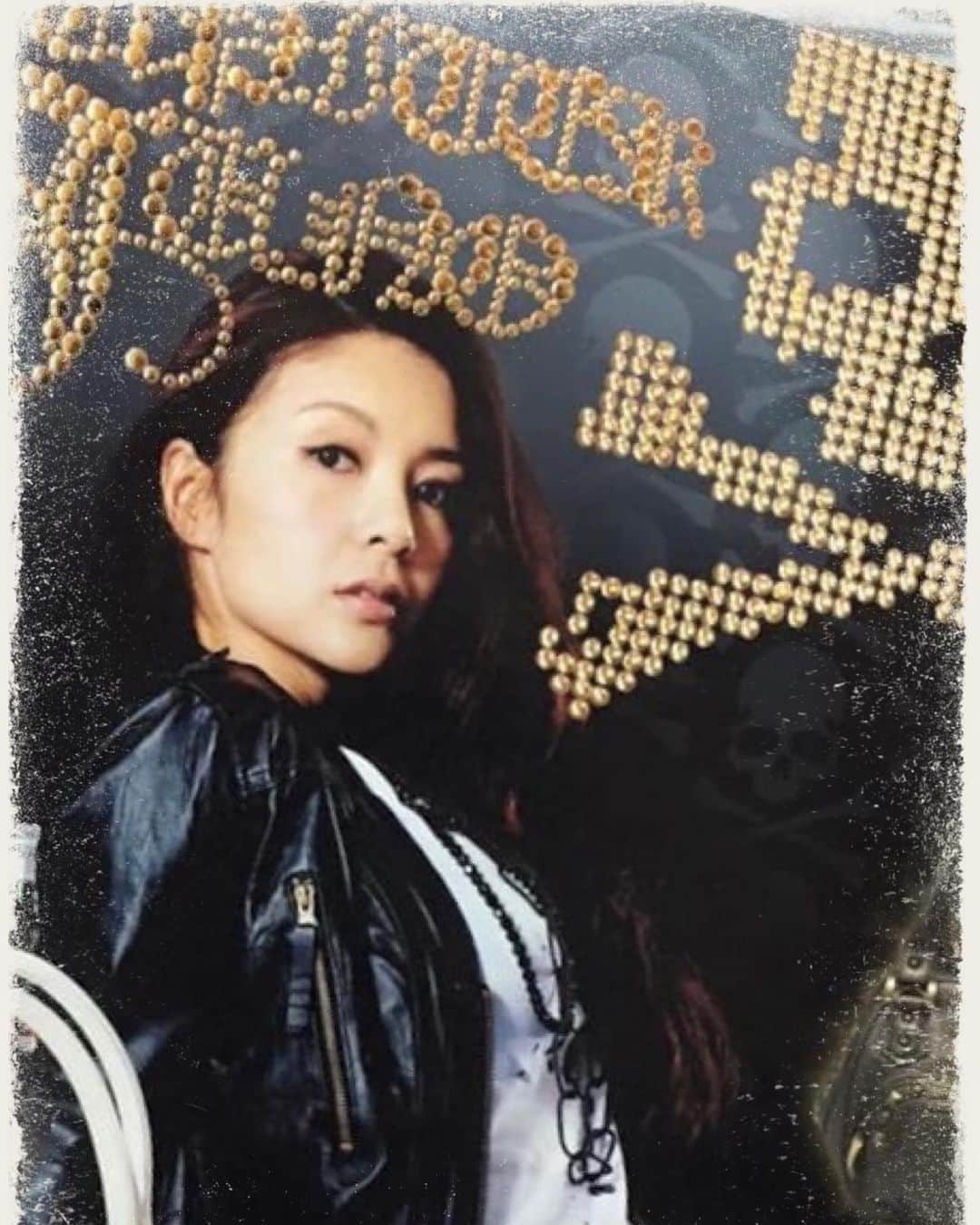 日下裕江さんのインスタグラム写真 - (日下裕江Instagram)「最近家での仕事が忙しくて なんのpostも更新できて無かったから、10年前？くらいの懐かしのPhotoをup♪  女性雑誌 『BLENDA』の１ページ Jupiter&Junoのモデルをさせて頂いた頃の思い出♡  土屋アンナさんなどがモデルを務めているブランドに起用して頂けて嬉しかったな♪  それに大好きな愛読書 BLENDAに掲載して頂けた事も 凄く嬉しかった⑅︎◡̈︎*♡  Jupiter&JunoのBagは ほんと格好良いの‼︎ この頃スタッズとかロックなテイストにハマってたから好みすぎてテンション上がってた⤴︎  #blenda #jupiterandjuno #magazine #fashionmagazine #model #女性雑誌 #ファッション雑誌 #モデル #女性誌 #ファッション誌 #bag #longtimeago #思い出」2月7日 10時17分 - hiroe___h