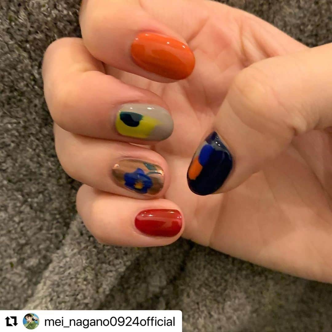 三浦加納子のインスタグラム：「永野芽郁さんのネイル💅😊  @mei_nagano0924official   #Repost  @mei_nagano0924official with @make_repost ・・・ ・ カラフルな気分。かわいい。」