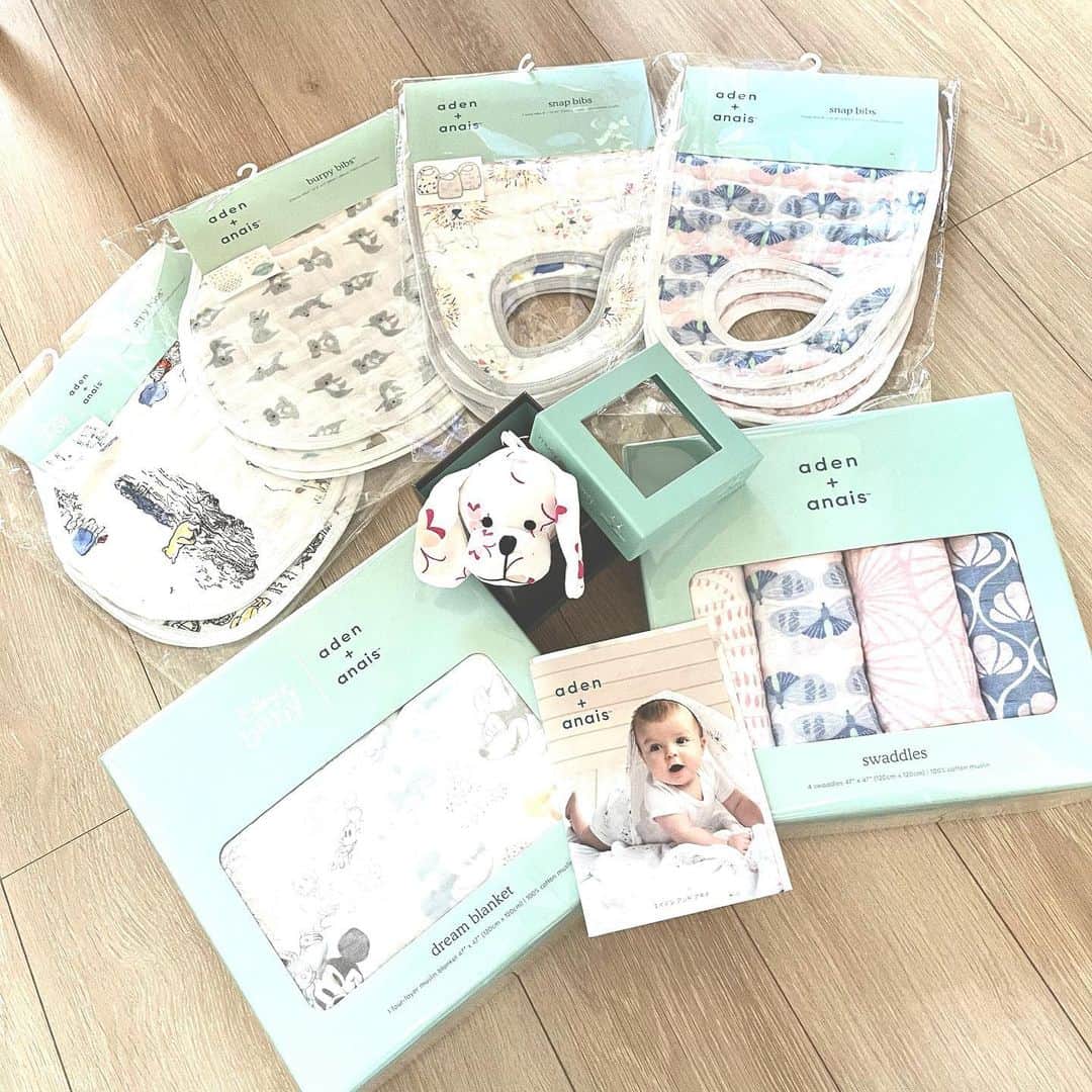 jun fitnessさんのインスタグラム写真 - (jun fitnessInstagram)「頂いた @adenandanais @adenandanais_japan の おくるみ＆スタイ＆ブランケットなど☺️ NY発祥のブランドで 色合いもとっても可愛い〜💗 ・ おくるみって使い方よく分からなかったけど、 使い道もいっぱいありそう😊 コットン素材でお肌に優しそうだし、使うの楽しみ👶 ・ ・ ・ #pregnant#maternity#39weekspregnant#baby#10monthspregnant#maternitywear#cutepregnancy#adenandanais #プレママ#妊娠10ヶ月#2月生まれ#2021年2月出産#妊婦#初マタ#妊娠後期#臨月#初マタさんと繋がりたい#妊娠線予防#マタニティヨガ#マタニティコーデ#妊婦ライフ#女の子ママ#出産準備#エイデンアンドアネイ」2月7日 10時35分 - jjfitness44