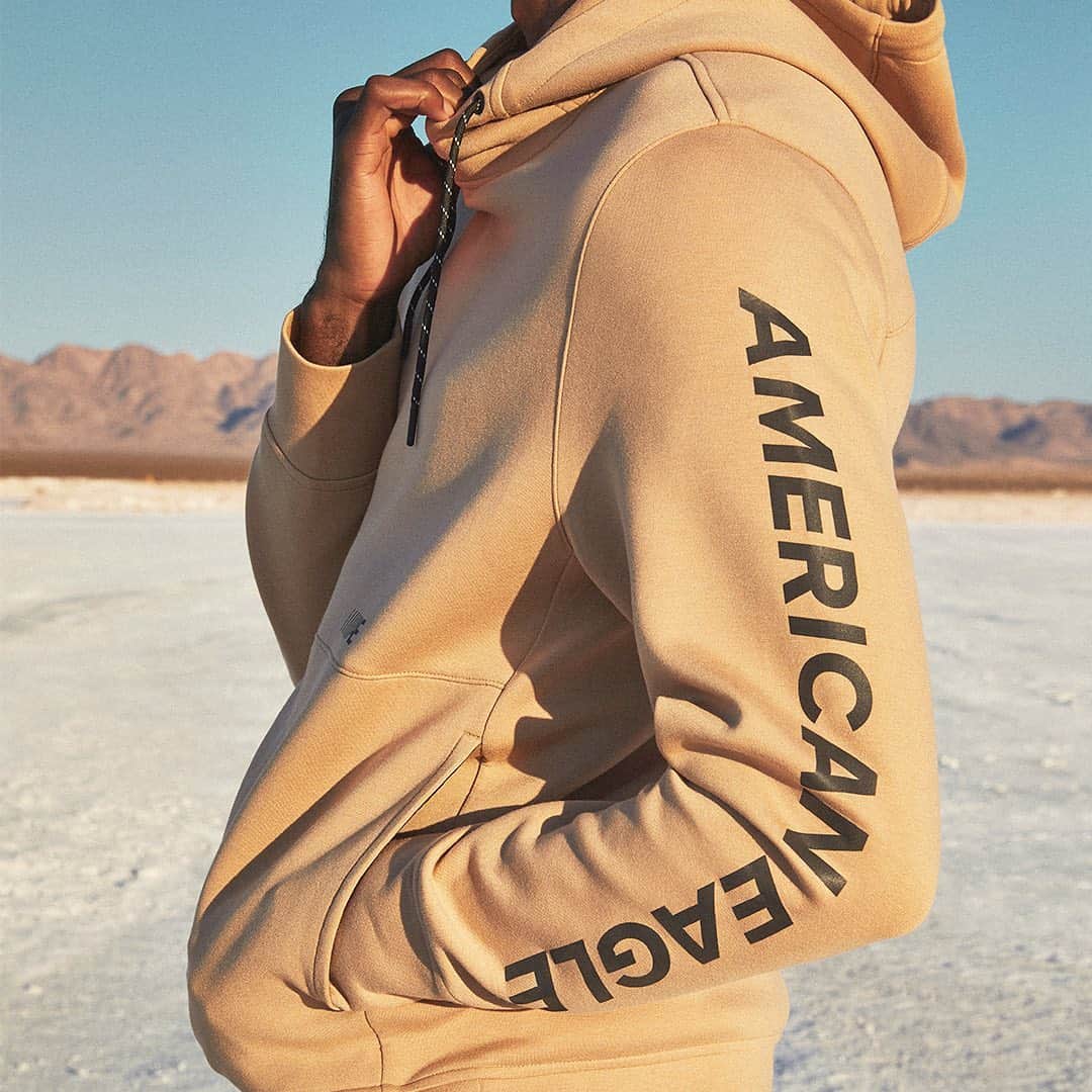 American Eagleさんのインスタグラム写真 - (American EagleInstagram)「Can’t talk right now, new Active 24/7 sets just launched 📞😏」2月7日 11時05分 - americaneagle