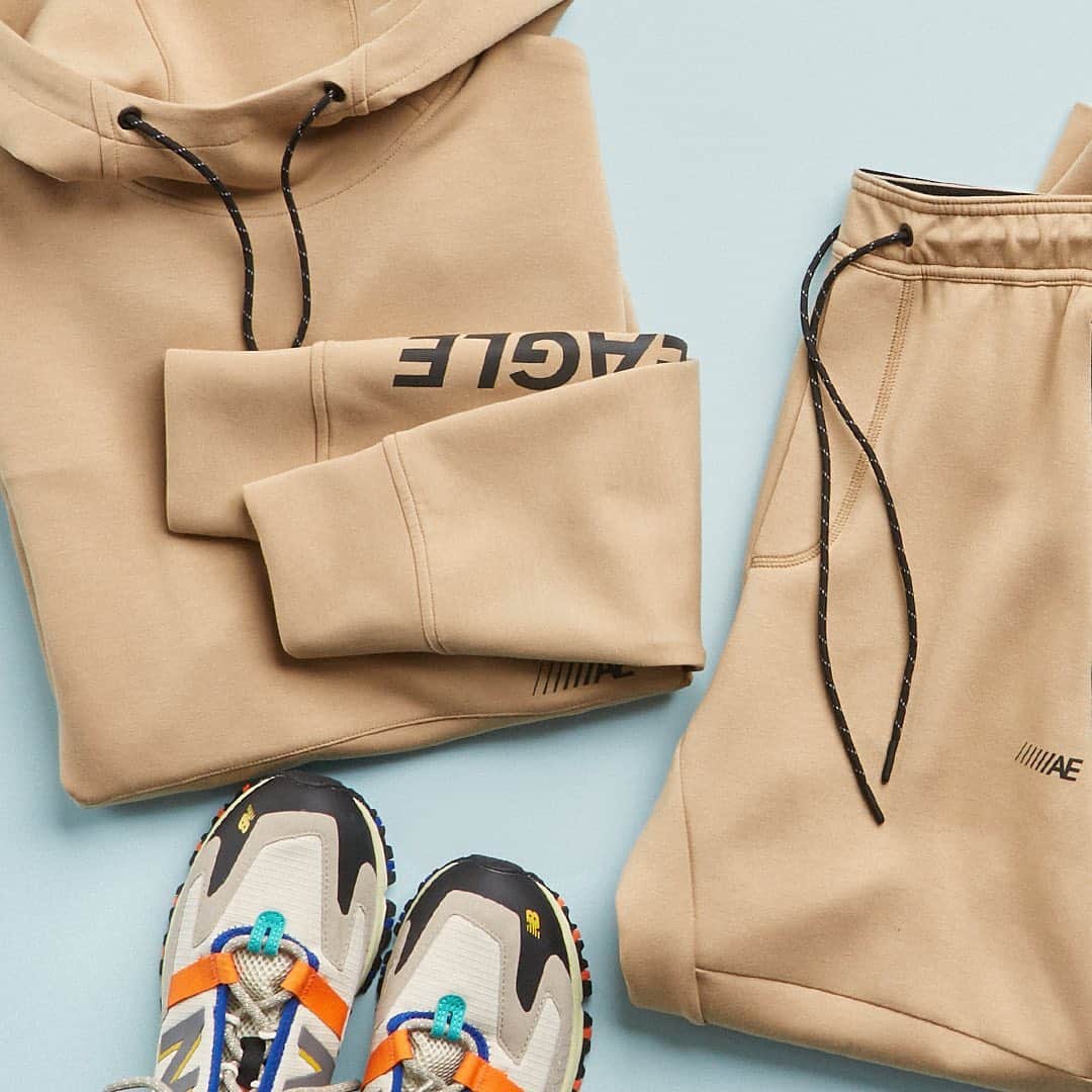 American Eagleさんのインスタグラム写真 - (American EagleInstagram)「Can’t talk right now, new Active 24/7 sets just launched 📞😏」2月7日 11時05分 - americaneagle