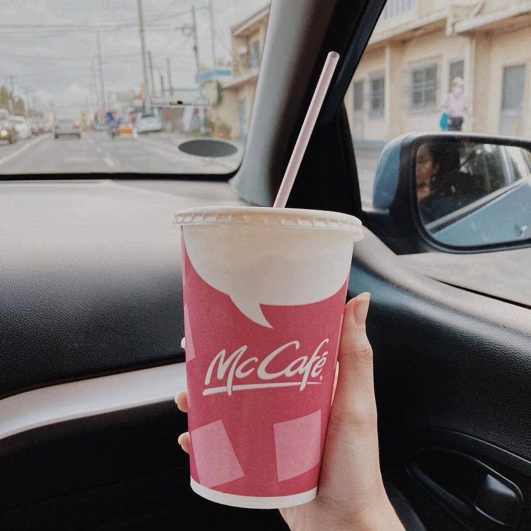 McDonald's Philippinesさんのインスタグラム写真 - (McDonald's PhilippinesInstagram)「Going on a Sunday road trip? Make sure to Drive-Thru McDonald’s for some McCafé Iced Coffee to fuel your day! Kita-Kits! 🚗   Photo by: @coffeed_titaja」2月7日 10時58分 - mcdo_ph