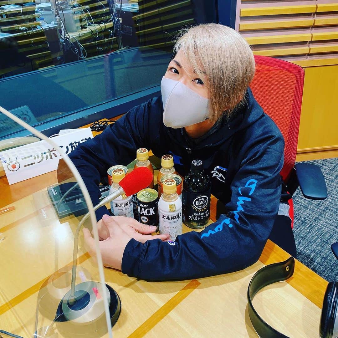 歌広場淳のインスタグラム：「UCCラジオの最終回収録時☕️」