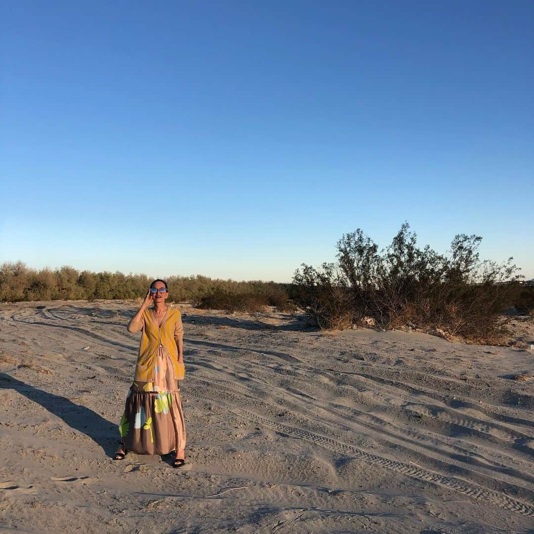 シンシア ローリーのインスタグラム：「I said i wanted some DESSERT! ( not desert )」