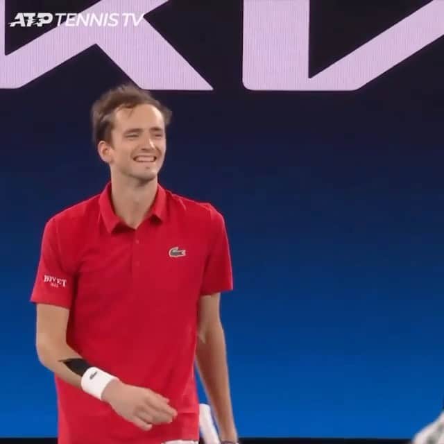 ダニール・メドベージェフのインスタグラム：「Smile 😀 #champions  @atpcup」