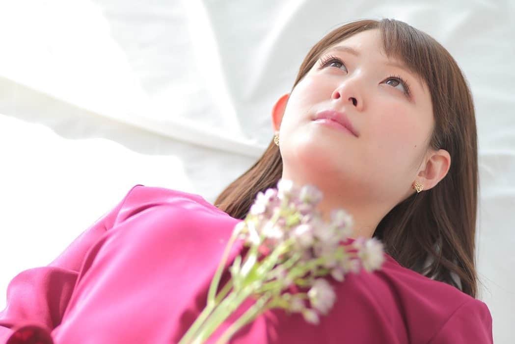 諸國沙代子さんのインスタグラム写真 - (諸國沙代子Instagram)「. カメラが趣味の岩原アナが ytvアナウンサー陣を 撮影してくれています！ しかも一人一人違った シチュエーションを 考えてくれているんです。 忙しい中でありがとー！ . 私はまさかのお花💐笑 . 岩原アナが撮影してくれた ytvアナウンサー陣の写真は ▶︎岩原アナアカウント @ytv_iwahara  ▶︎アナウンス部アカウント @ytvana_official  で是非ご覧下さい！ . 5枚目の撮影風景写真は お手伝いをして下さっていた 林アナ撮影です！笑 . 又。昨日放送の特番 #アナだらけスペシャル ご覧下さった皆様 ありがとうございました。 問題のドッキリVTRは YouTubeにUPされています... 目の前の叱責、効いた... なんとかしなきゃという一心でしたが 反省しています...」2月7日 11時22分 - sayoko_shokoku.ytv