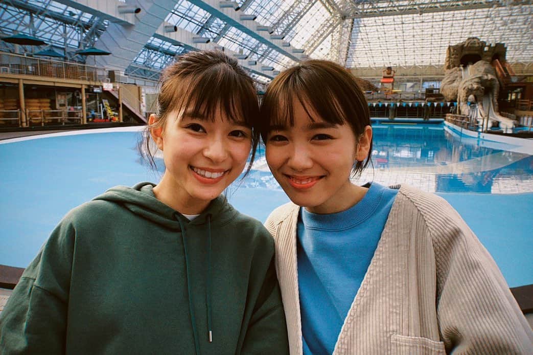 飯豊まりえのインスタグラム：「本日22時30分から #君と世界が終わる日に  ４話の放送です！  芳根京子ちゃん  みーあー はかなり怖いけど  きょんちゃんは とても気さくで かわいくて優しくて素敵な方🥰  ４話かなりスリリングで 胸高鳴るシーンたくさんあります！ 盛りだくさんの1時間です  ぜひお楽しみください！」