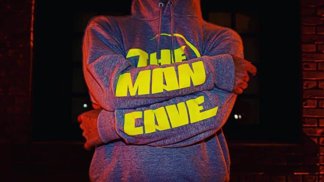井手大介さんのインスタグラム写真 - (井手大介Instagram)「#themancavejp のオリジナルパーカーを販売開始しました。2／14までの1週間の限定販売になります。是非チェックして買ってください😃 これを着て釣りに行くとよく釣れるとか釣れないとか誰かが言ったとか言わなかったとか。  https://themancavejp.base.shop/」2月7日 11時33分 - daiskeide