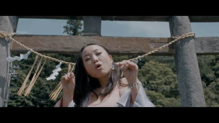 COMA-CHIのインスタグラム：「Have you checked “wabi sabi” music video on youtube? We'll take you to Japan trip in 60sec⛩🐉  和の精神性、スピリチュアリティとHIPHOP,R&Bの融合がテーマ。  『wabi sabi』 from the album『Japanoia』👘❤️ （link in Bio☝️）  big thanx to @uyamahiroto  @hajime0326  @melodijah   #japan #japaneserap #japanesebeauty  #femalerap #japaneserap  #asianrapper」