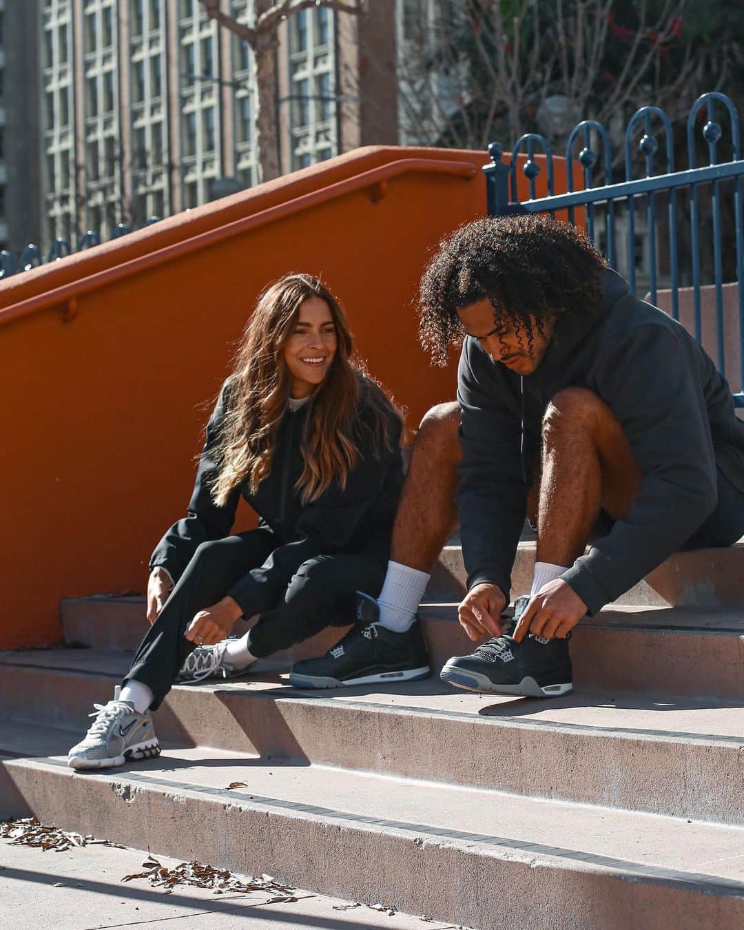 Banana Republic さんのインスタグラム写真 - (Banana Republic Instagram)「Athletes @allycourtnall and @erickendricks54 taking their style to new heights with performance essentials from BR Standard. Swipe through to see them styling different pieces from the line. #ItsBanana #HeWearsBR」2月7日 11時52分 - bananarepublic
