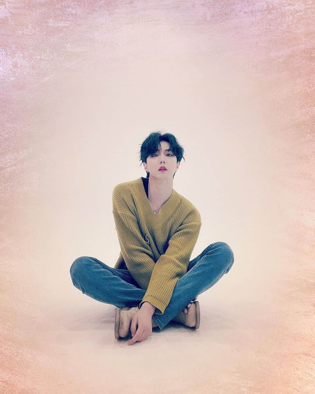 E.coのインスタグラム：「스스로 찍는 #프로필」