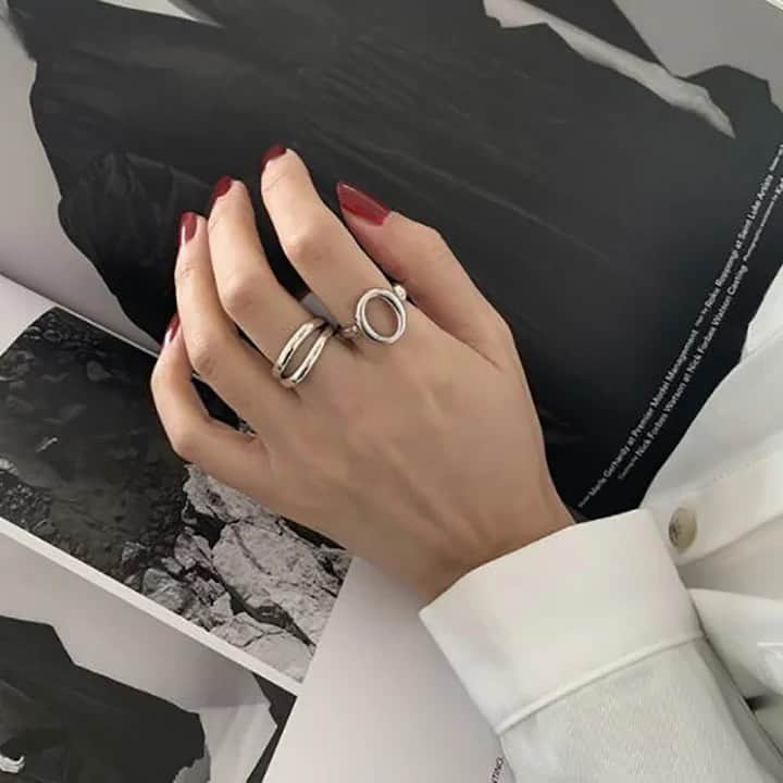 THREE A【スリーアッシュ】さんのインスタグラム写真 - (THREE A【スリーアッシュ】Instagram)「・ ・ ché ché 週末限定クーポン🎫 本日最終日です‼︎ PM23:59までとなっております⏳ ・ 新しいライン ché ché より全商品にお使いいただける ¥500 OFFクーポンを発行中です💍 1アイテムに1枚お使いいただけます🙌🏼 ・ ぜひ楽天市場からご覧ください🌿 ・ 商品等のお問い合わせは下記メールアドレスへ ご連絡お願い致します✉️ three-ash@shop.rakuten.co.jp ・ ・ #シルバーアクセサリー#ネックレス#リング #silver#silver925#シルバー925 #three_a #3A #スリーアッシュ#アクセサリー #シンプル#大人カジュアル#925silver #ピアス#ブレスレット#指輪 #イヤカフ#イヤーカフ#エクラ#éclat #週末限定#3日間#coupon#クーポン#最終日」2月7日 12時20分 - three_a_3a
