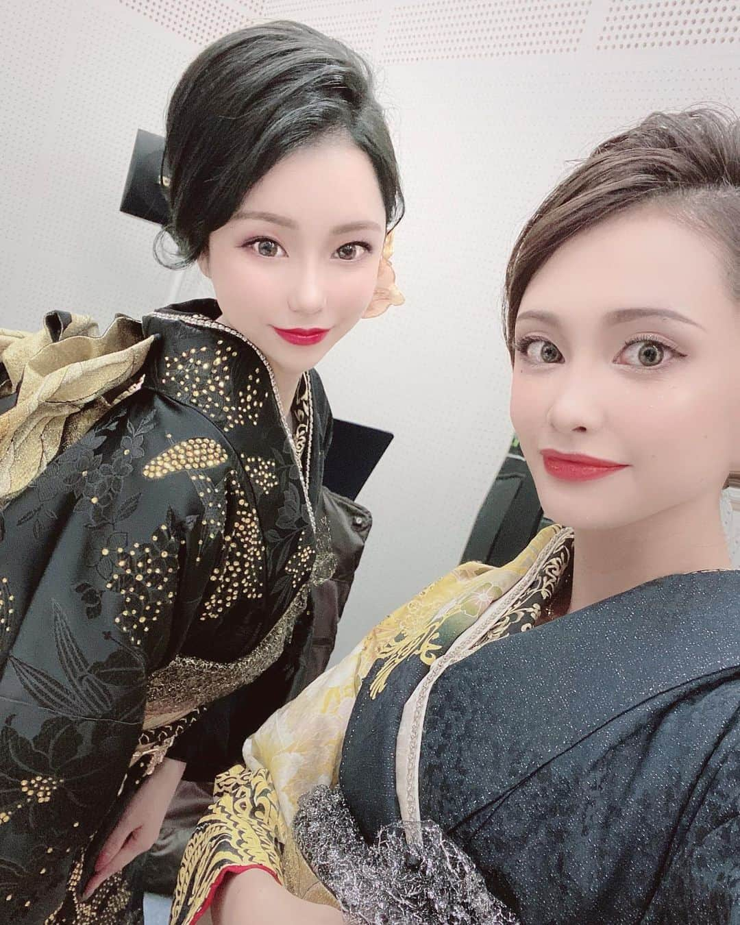 ゆかぴちゅさんのインスタグラム写真 - (ゆかぴちゅInstagram)「✩ off shot📸 みんな可愛かった〜🥰❤️ ✩ ✩ #着物イベント #振袖イベント #とみおかや #モデル #オフショット #offshot #控え室にて #みんな可愛い #ぴちゅすたぐらむ」2月7日 12時20分 - pichustagram_