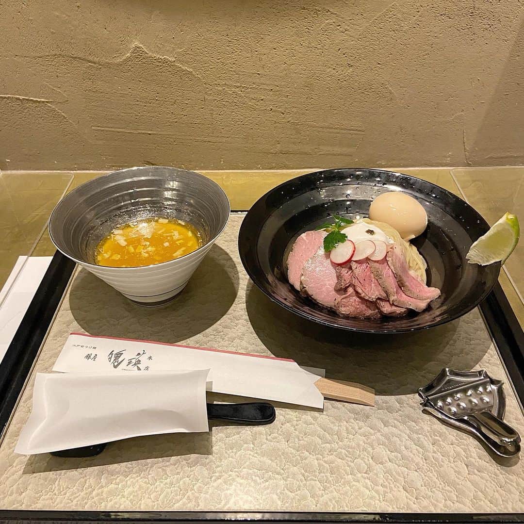 sarimaru(国木田さりまる)のインスタグラム：「贅沢する時もラーメン😋」