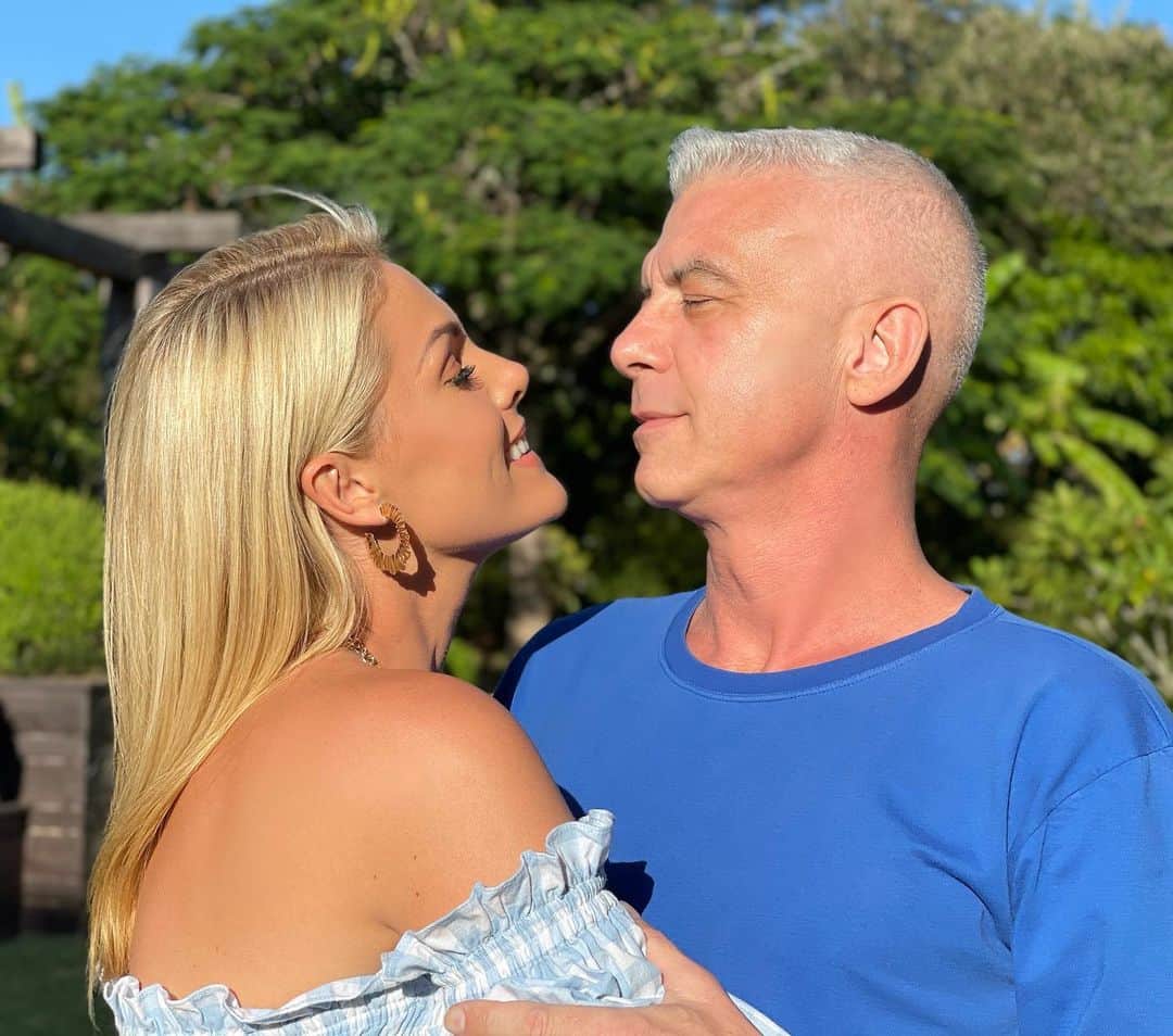 のインスタグラム：「Te amo até o infinito ❤️❤️❤️ @alewin71 ❤️❤️❤️❤️」