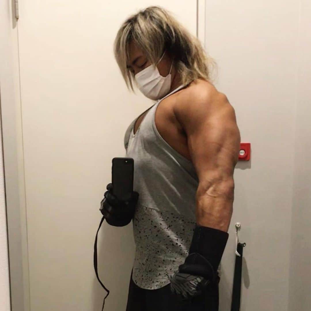 棚橋弘至さんのインスタグラム写真 - (棚橋弘至Instagram)「トレ終わり。 #三頭筋 #triceps」2月7日 12時39分 - hiroshi_tanahashi