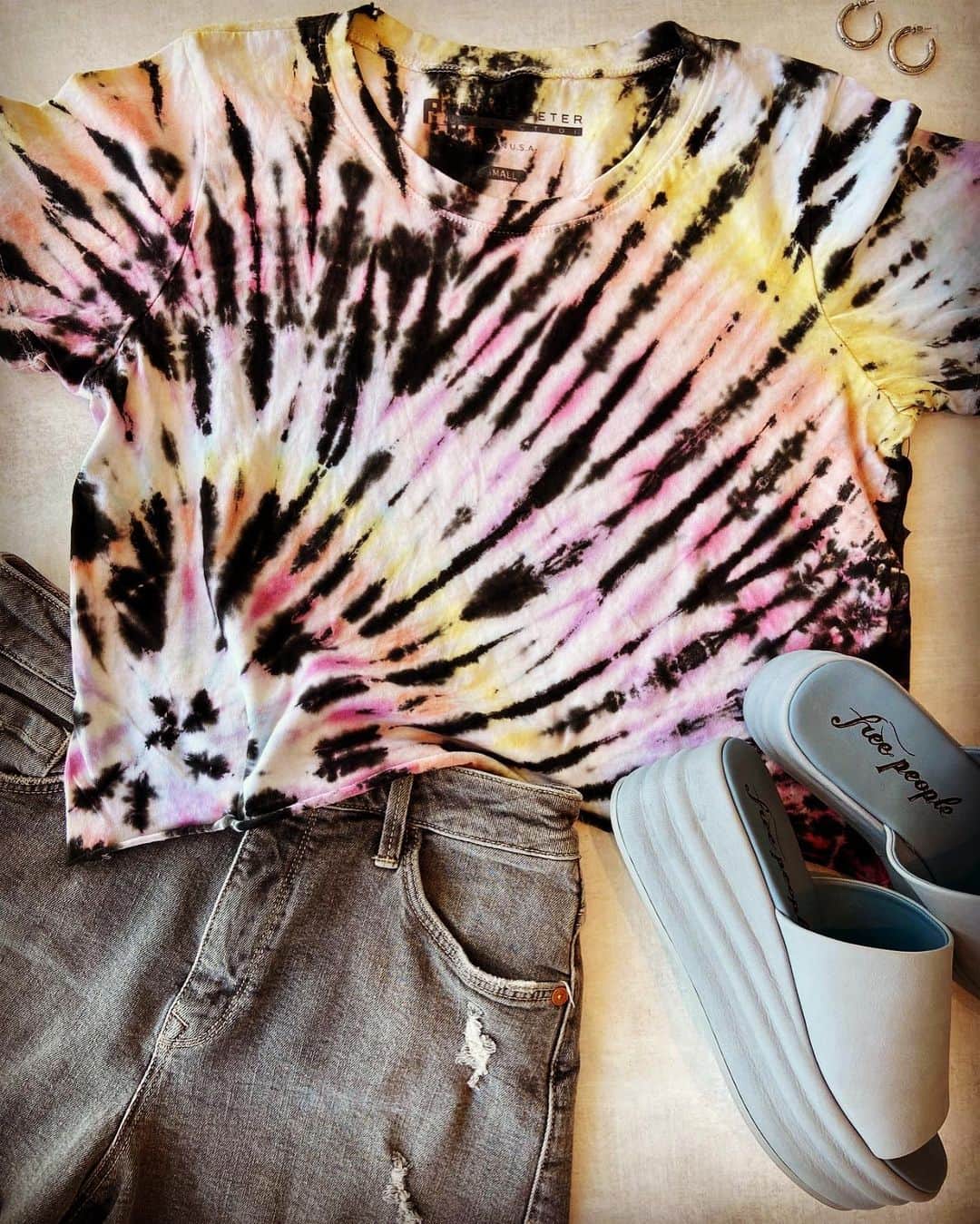 プリンス ピーターさんのインスタグラム写真 - (プリンス ピーターInstagram)「gRoOvY bAbY ✌️ ☮️   #tiedye #tiedyefashion #tiedyeshirt #tiedyecrop #tiedyecroptop #tiedyecroptops #tiedyelove #tiedyelove #hippie #peace #croptop #crop #croptops」2月7日 12時45分 - prince_peter_collection