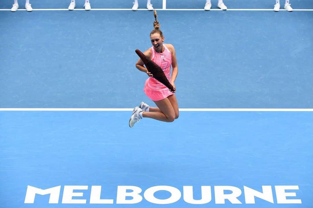 WTA（女子テニス協会）さんのインスタグラム写真 - (WTA（女子テニス協会）Instagram)「Jumping into her 6️⃣th career title! 🏆 Congrats @mertenselise! #GippslandWTA」2月7日 12時54分 - wta