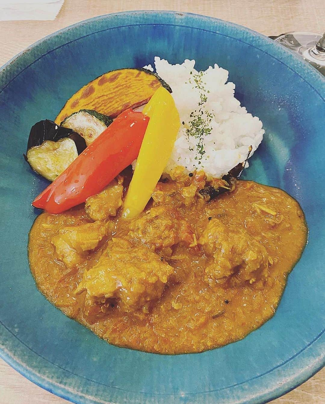 ちゃたさんのインスタグラム写真 - (ちゃたInstagram)「チキンカレー🍛  #デザート #おしゃれカフェ#food 　#lunch #カフェごはん #lunchtime  #japan  #japanesefood  #ランチタイム  #デザート #カフェ好きな人と繋がりたい #落ち着く空間 #beefcutlet #美味しいもの好きな人と繋がりたい #食べ物グラム #めしてろ　#カレー  #隠れ家カフェ #カフェスタグラム #カフェ巡り  #プレートごはん #プレートランチ #お昼#フード #Instafood#食べ物 #古民家カフェ  #食べ物好きな人と繋がりたい  #古民家 #飯テロ」2月7日 12時57分 - c.h.a.t.a.13