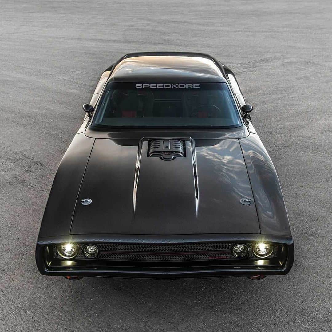 CARLiFESTYLEさんのインスタグラム写真 - (CARLiFESTYLEInstagram)「1970 Dodge Charger built by @speedkore01 for @kevinhart4real with full carbon fiber body and a 1,000 horsepower Hellephant supercharged V8. Photo by @drewphillipsphoto #carlifestyle #charger」2月7日 13時17分 - carlifestyle