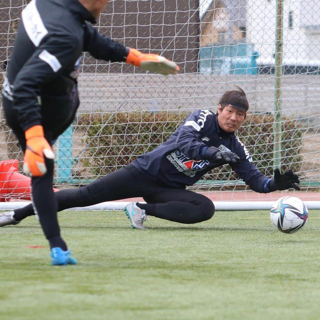 ＦＣ岐阜さんのインスタグラム写真 - (ＦＣ岐阜Instagram)「FCGIFU New Face⚽️   GK 20桐畑和繁選手 ニックネーム：キリ 得意とするプレー：身体を張ったセーブ 特技：庭いじり    GK 31大野哲煥選手 ニックネーム：ちょる 得意とするプレー：ロングフィード、力強いセービング 好きな言葉or座右の銘：気持ちには引力がある   #fcgifu #ＦＣ岐阜 #桐畑和繁 #大野哲煥 #躍動」2月7日 13時10分 - fcgifu