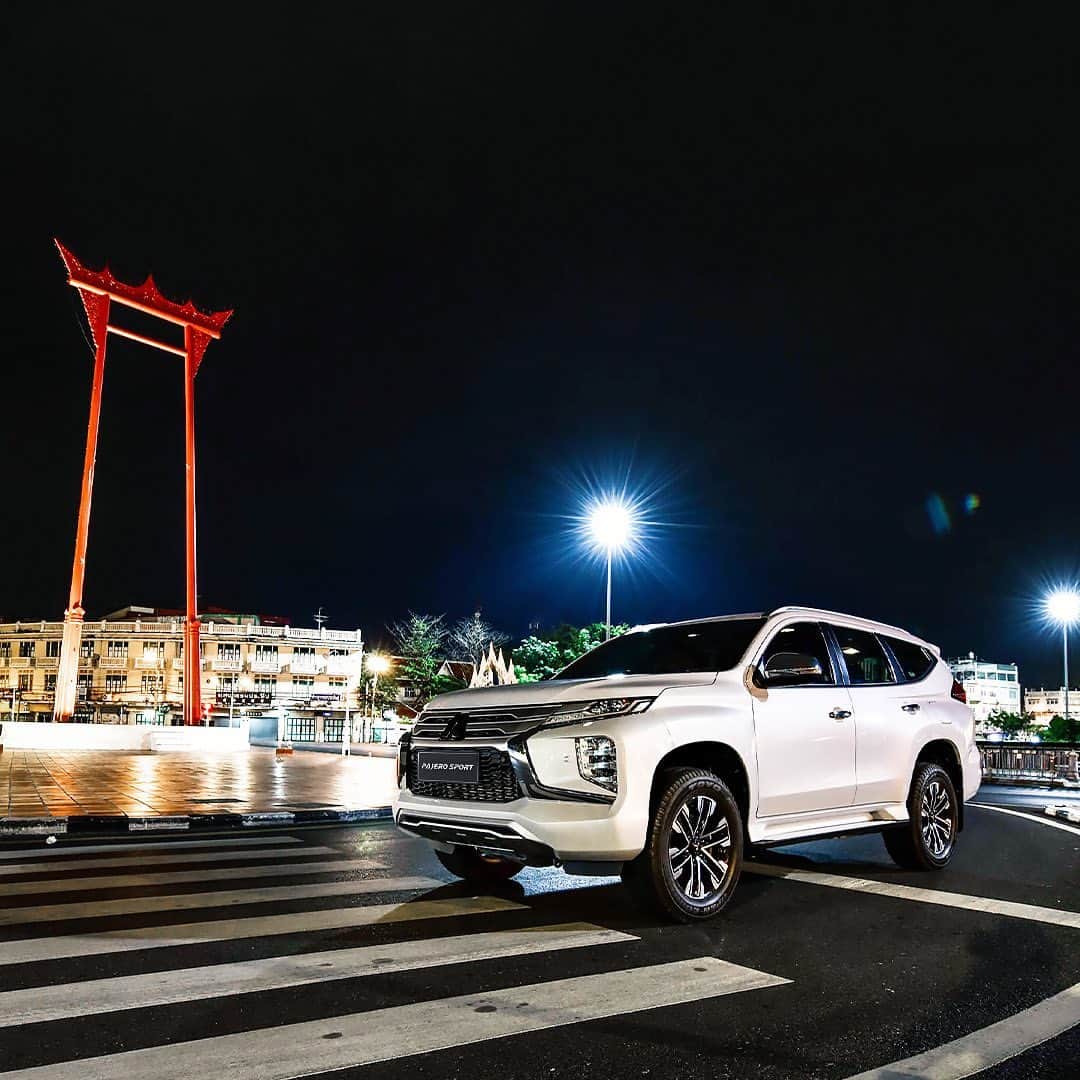 Mitsubishi Motors Thailandのインスタグラム：「Mitsubishi Pajero Sport  ดีไซน์สไตล์สปอร์ตพรีเมียมเอกลักษณ์โดดเด่น ไม่ว่าจะมองมุมไหน ก็สะกดทุกสายตา   #MitsubishiMotorsThailand #MitsubishiMotors #NewPajeroSport #ความสำเร็จที่เป็นคุณ #adventure  #Travel #Ontheroad #Offroad  #CarsOfInstagram」